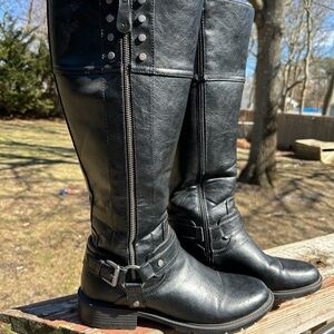 Black Knee-High Leather Boots with Buckle Detail